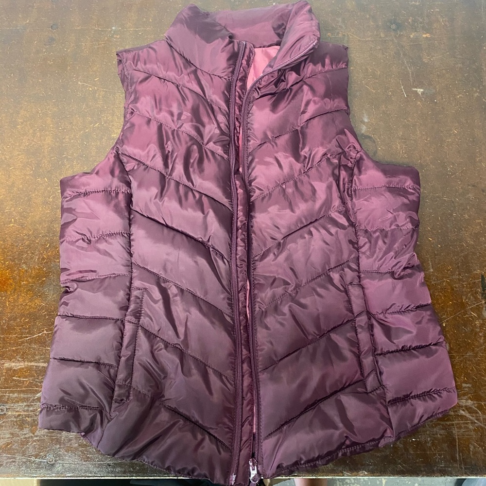 Burgundy SO puffer vest